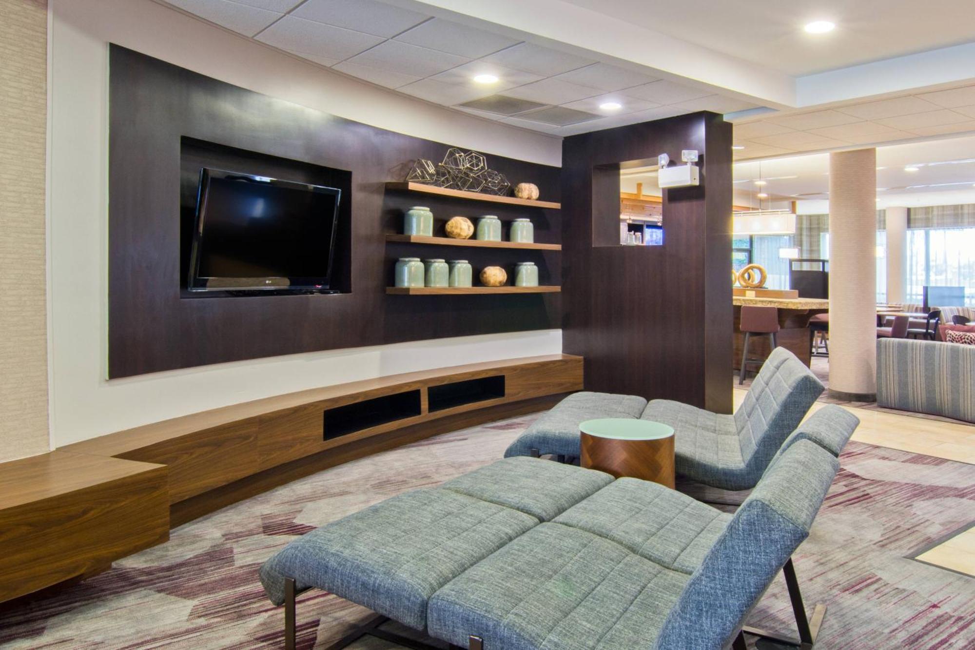 Courtyard By Marriott Clarksville Bagian luar foto