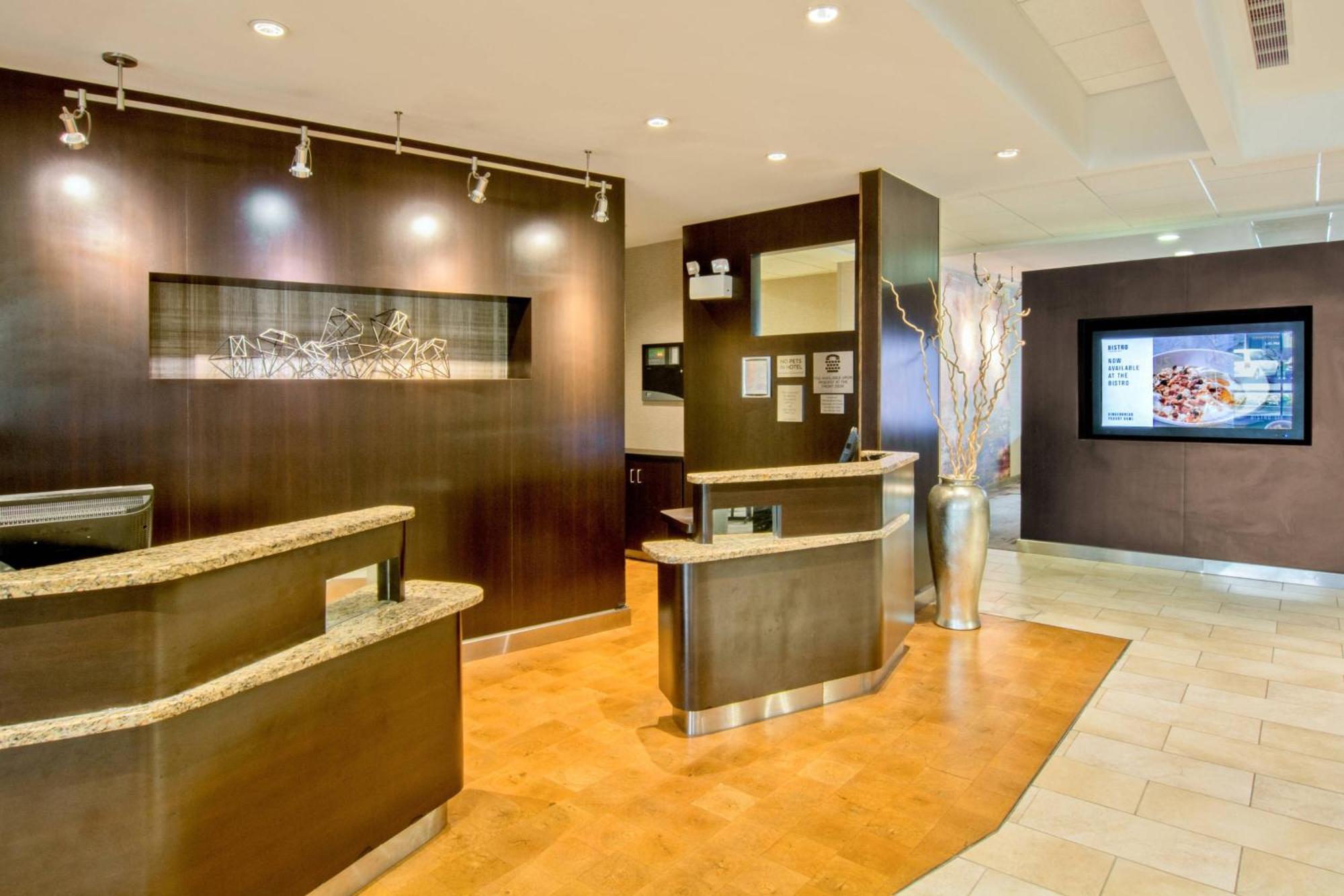 Courtyard By Marriott Clarksville Bagian luar foto