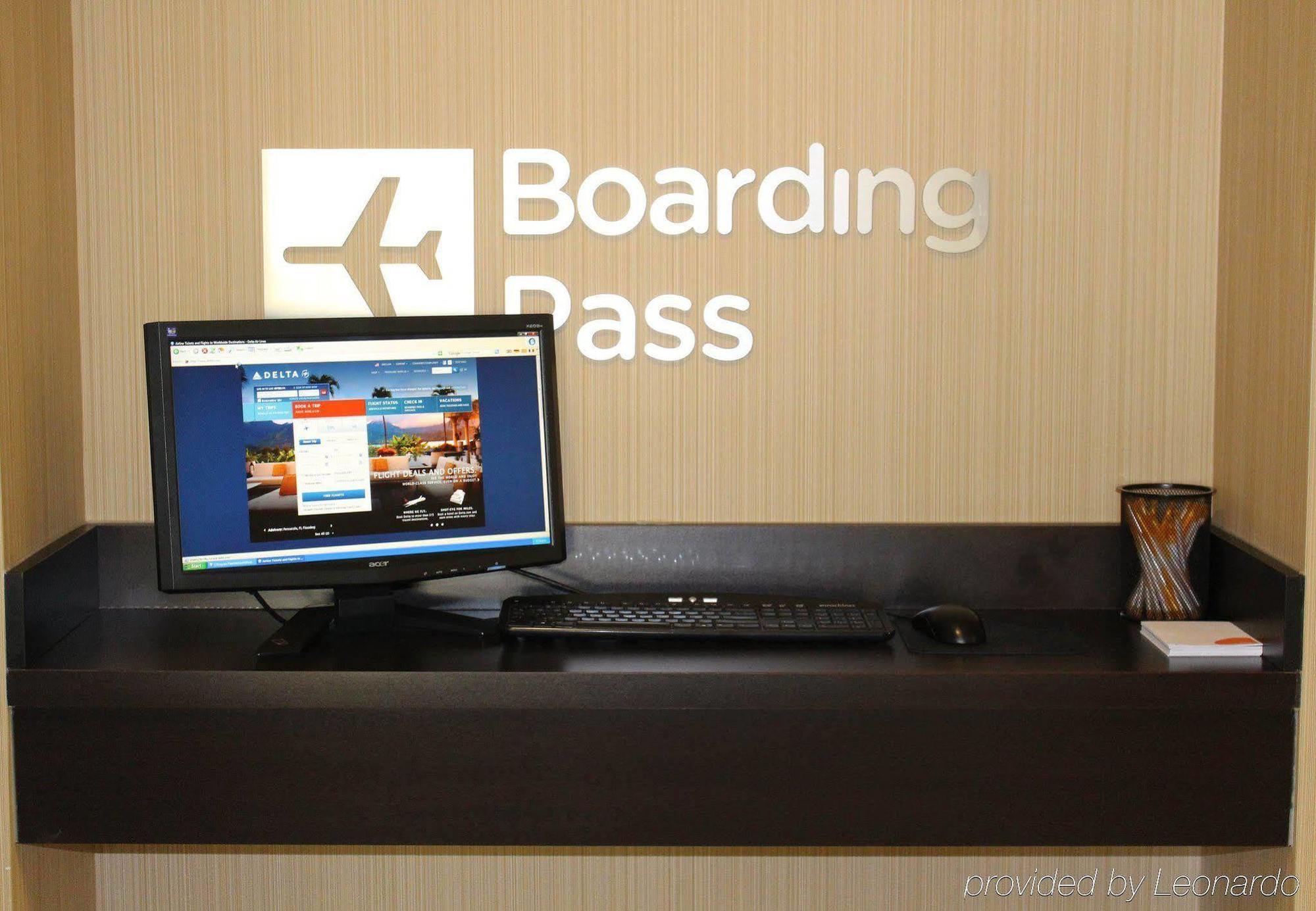 Courtyard By Marriott Clarksville Bagian luar foto